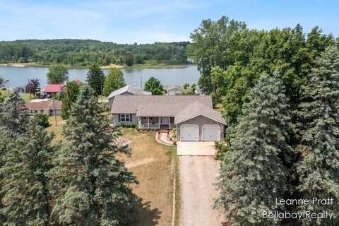 127 Hamilton Lane, Dowling, MI 49050
