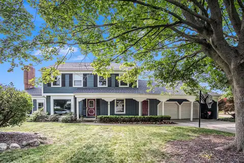 2104 Waterbury Drive SE, Kentwood, MI 49508