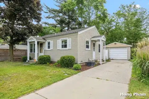 3064 Brookfield Avenue NE, Grand Rapids, MI 49505