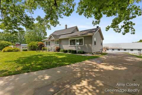 821 W Baseline Road, Plainwell, MI 49080