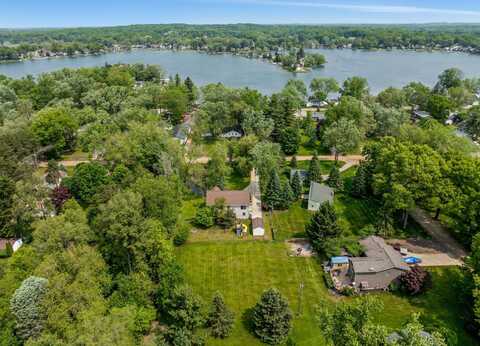 2160 Dean Drive, Highland, MI 48356
