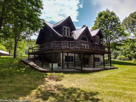 4585 W Arrowhead Drive, White Cloud, MI 49349