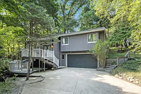 2730 Kensington Drive, Kalamazoo, MI 49008