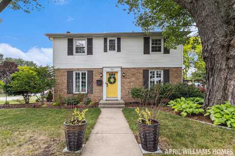 740 Van Raalte Avenue, Holland, MI 49423