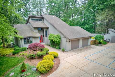 4731 Rood Road, Norton Shores, MI 49441