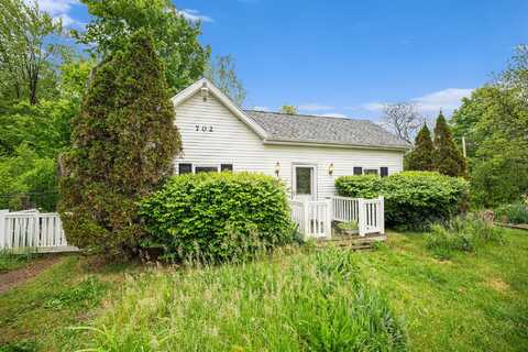 702 W Arlington Street, Bangor, MI 49013