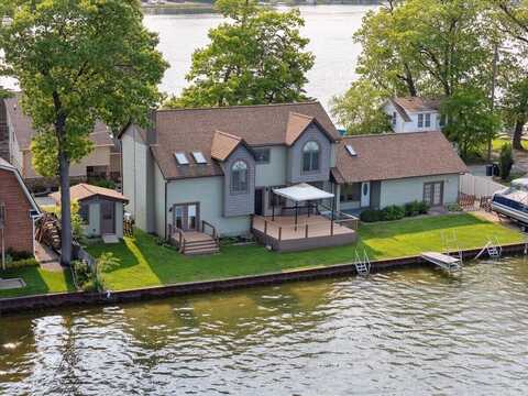 1176 Lakeside Drive, Howell, MI 48843