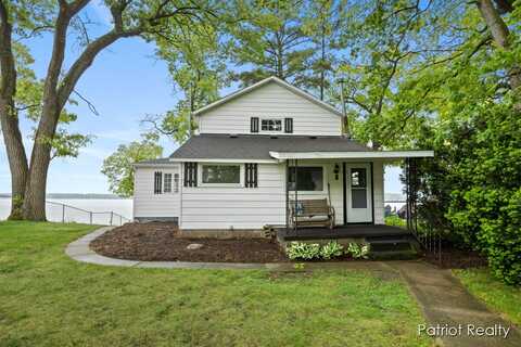 1266 E 88th Street, Newaygo, MI 49337
