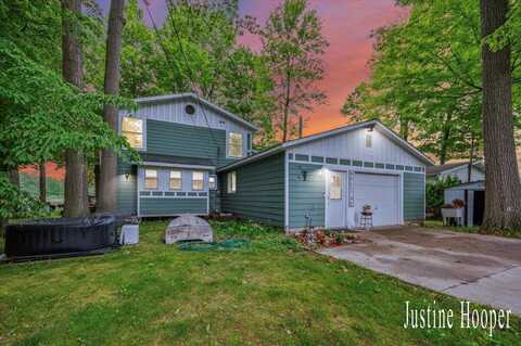 10131 Birch Drive, Riverdale, MI 48877