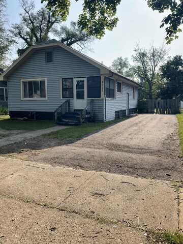 1027 Ogden Avenue, Benton Harbor, MI 49022