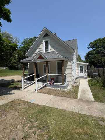 323 Lafayette Avenue, Grand Haven, MI 49417