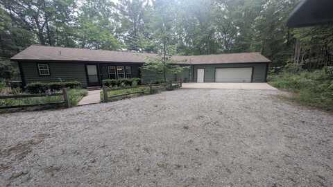 11530 Pond Road, Montague, MI 49437