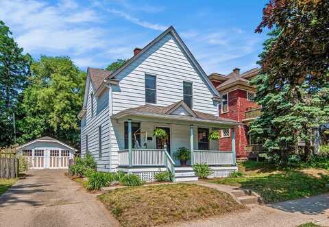 247 Diamond Avenue SE, Grand Rapids, MI 49506