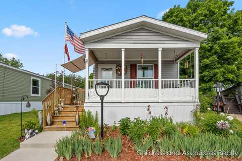 6869 Vinewood Avenue NE, Belmont, MI 49306