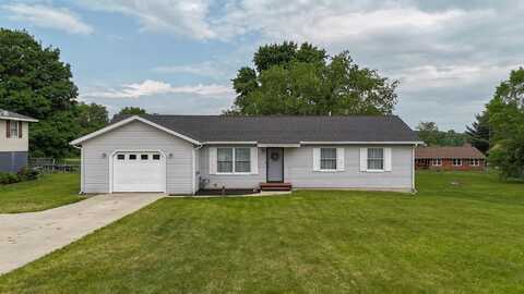 56570 Warren Drive, Dowagiac, MI 49047