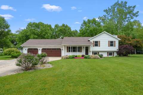 55042 W End Road, Three Rivers, MI 49093