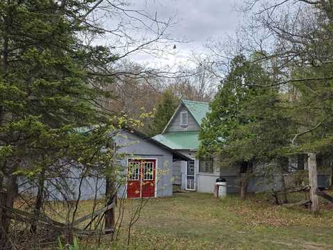 7470 Becker Road, Manistee, MI 49660