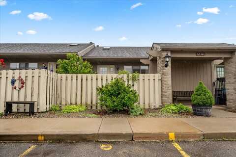 62340 Arlington Circle, South Lyon, MI 48178