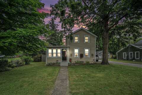 455 W Burr Oak Street, Centreville, MI 49032