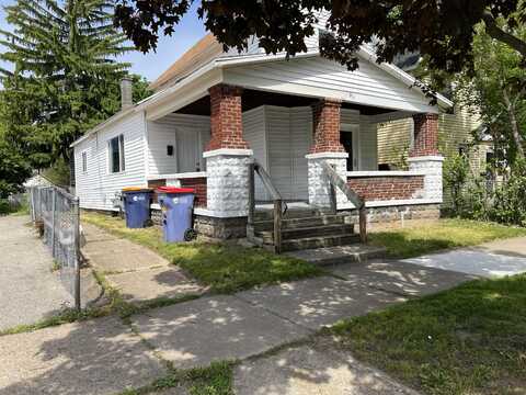 911 Muskegon Avenue NW, Grand Rapids, MI 49504