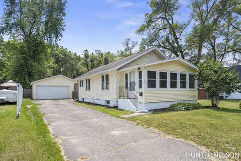 515 W Montcalm Street, Greenville, MI 48838