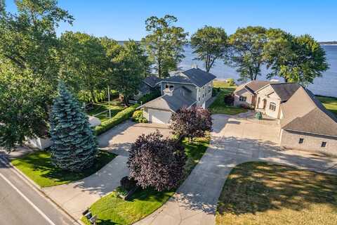 2585 Memorial Drive, Muskegon, MI 49445