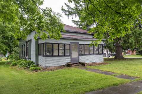 209 E Lake Street, Sand Lake, MI 49343