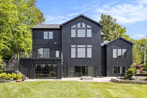 6646 E Eagle Lake Drive, Kalamazoo, MI 49009