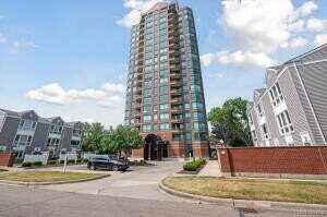 3320 SPINNAKER Lane, Detroit, MI 48207