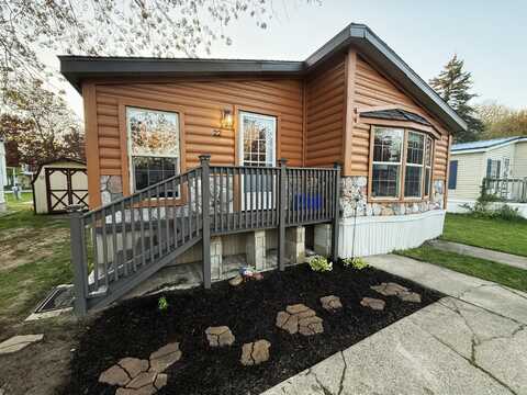 927 W Lake Drive, Fremont, MI 49412