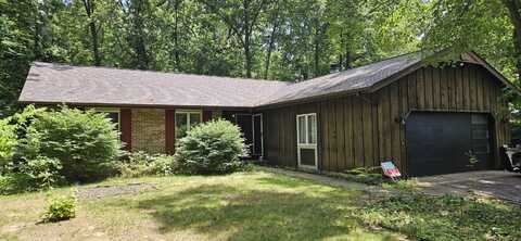 219 Walnut Woods Court, Plainwell, MI 49080