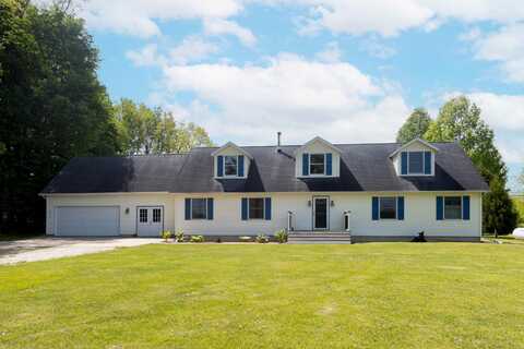 69433 County Road 376, Hartford, MI 49057