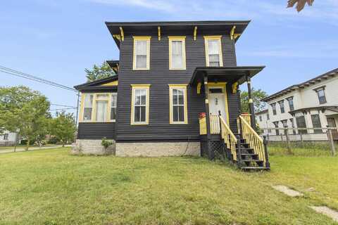 390 W Muskegon Avenue, Muskegon, MI 49440