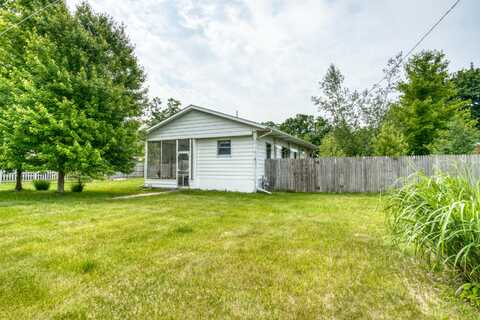 8182 Hardy Drive, Newaygo, MI 49337