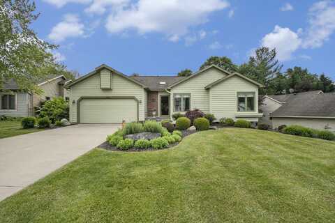 836 Meadowmeade Drive SE, Ada, MI 49301