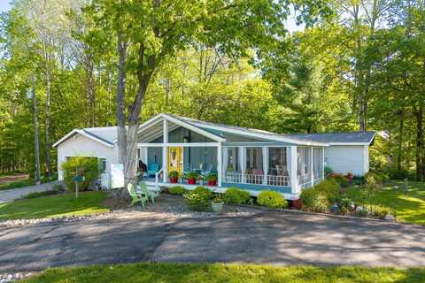 11198 E Royal Road, Canadian Lakes, MI 49346