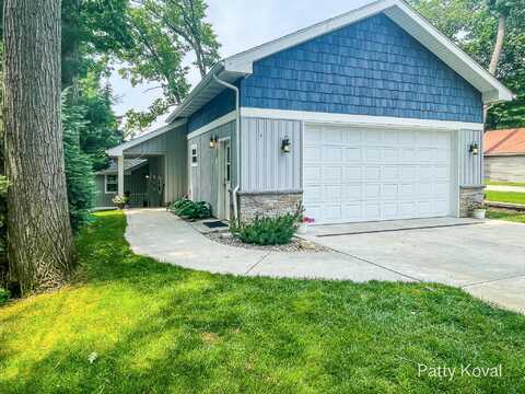 2580 Seymour Drive, Shelbyville, MI 49344