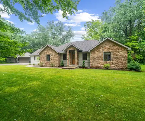 8650 Mary Meadows Drive, Temperance, MI 48182