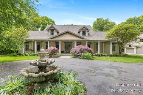 1020 E Woodlawn Avenue, Hastings, MI 49058