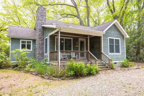 9720 Woodlawn Avenue, Union Pier, MI 49129