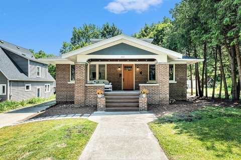1412 4th Street NW, Grand Rapids, MI 49504