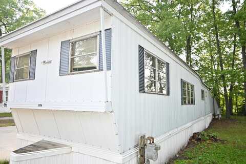 2701 Huizenga Street, Norton Shores, MI 49444