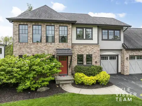 3940 Balsam Waters Drive NE, Grand Rapids, MI 49525