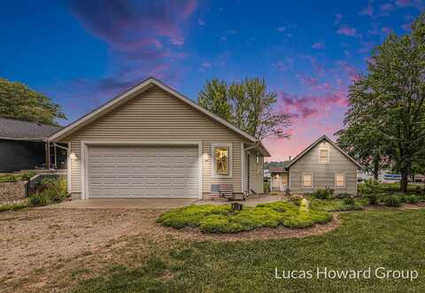 2585 Mayo Drive, Fremont, MI 49412