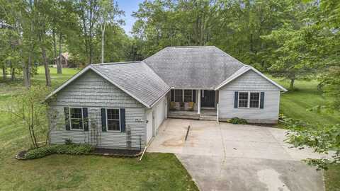 9637 Sunset Drive, Canadian Lakes, MI 49346