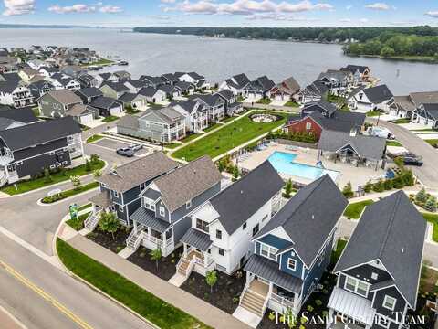 806 S Lake Street, Whitehall, MI 49461