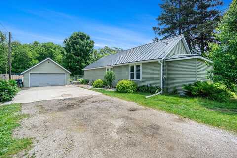 1027 E Railroad Street, Hastings, MI 49058
