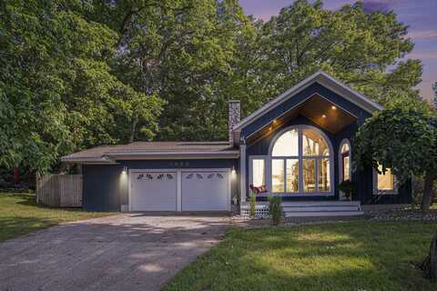 8840 Je-NE-Be Drive NE, Rockford, MI 49341