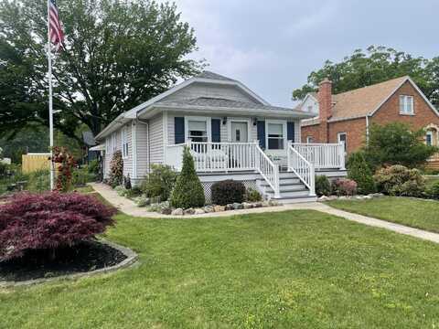 108 S Berrien Street, New Buffalo, MI 49117