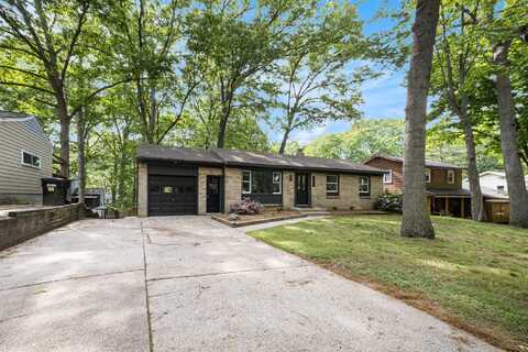 5685 Burgis Avenue SE, Grand Rapids, MI 49508